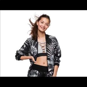 NWT Pink palm print windbreaker Jacket is full zip